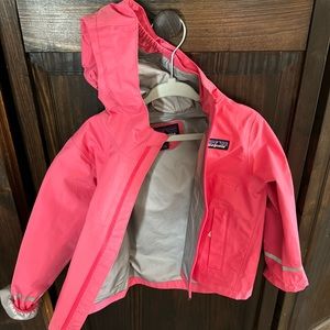 Patagonia size 2t rain coat